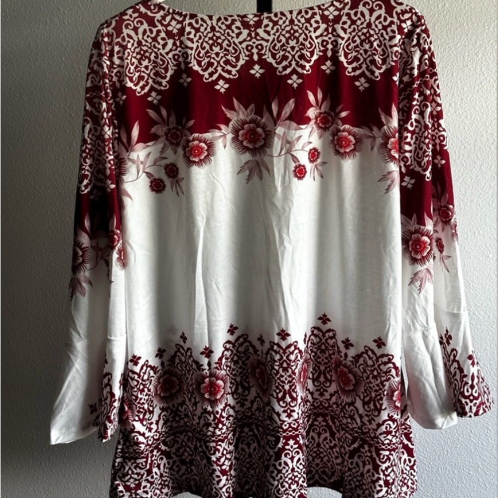 Elegant Floral Women's Top in Red and White - Picture 3 of 4